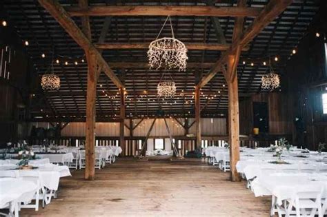 6 Rustic Barn Wedding Venues In Oregon Barn Wedding Venue Rustic