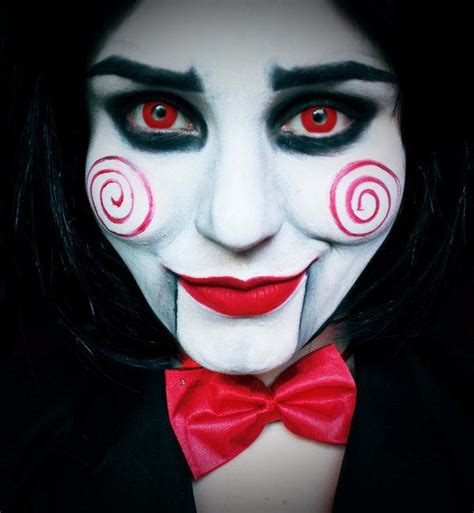 Compléta tu look con la máscara de saw más original ⇒ envío 24h Cómo maquillarse como Jigsaw para Halloween En 2021 Paso a ...