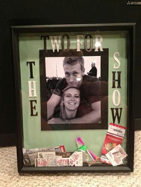 Use this couple photo frame with green spring foliage to make a beautiful valentine card or a romantic ecard for your loved one. 20 Shadow Box Ideas, Cute and Creative Displaying ...
