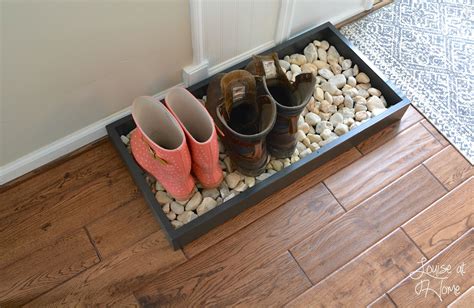 We are making an easy diy boot tray with river rocks… and the best part is, this project only cost me $8! DIY Boot Tray ~ Louise at Home