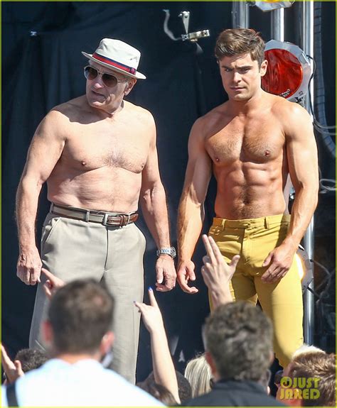 Photo Zac Efron Robert De Niro Have Shirtless Contest On Set 35