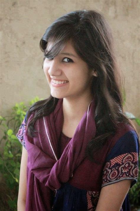 Lovely Lahore College Girls Hot Cute Photos Beautiful Desi Sexy Girls