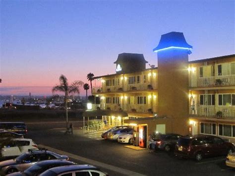 Days by wyndham diego circle. Days Inn San Diego Airport Convention Center/Harbor View ...