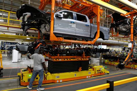 Heres Why Both Ford And Gm Have Shut Down Pickup Production Flipboard