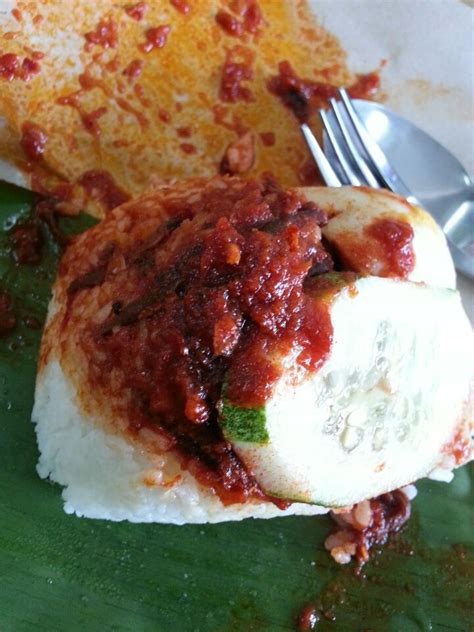 The nasi lemak is really good. 10 Tempat Makan Nasi Lemak Lover - Saji.my