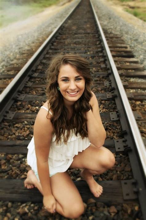 Train Track Framing Photography Train Tracks Senior Pictures