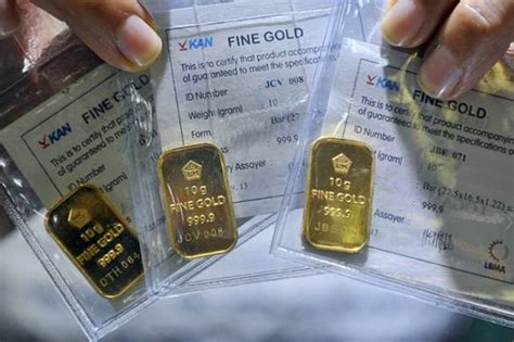 Harga emas hari ini 28/03/2021 antam: Harga Emas Antam Turun Lagi Buntuti Emas Dunia