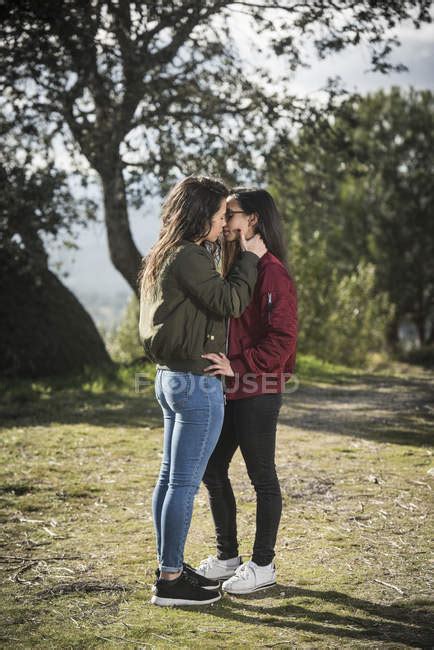 Lesbian Jeans Kissing Telegraph