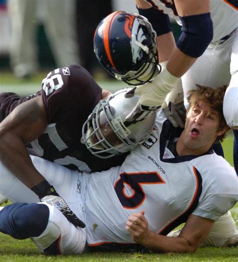 Top 20 Nfl Football Pictures With Funny Online News Icon