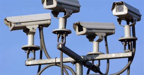 poll new yorkers want more surveillance cameras cbs new york