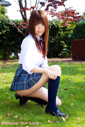 Mizuho Shiraishi Japanese Sexy Model Hot Japanese Schoolgirl Uniform