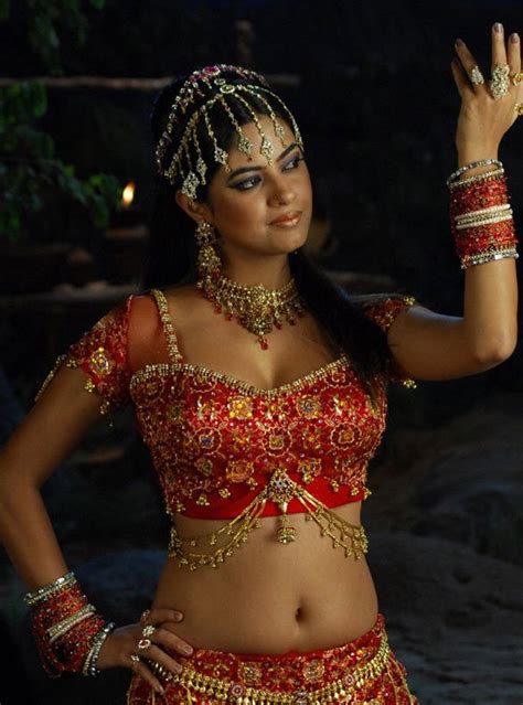 Pawan kalyan heroine's navel show. South Indian Actress Hot Navel HD Pictures | Welcomenri
