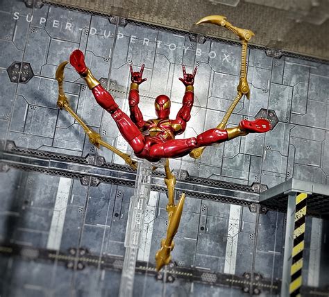 Super Dupertoybox Marvel Legends Iron Spider Spider Man 60th Anniversary