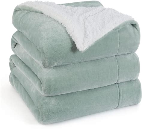 Bedsure Sherpa Fleece Queen Size Blankets For Bed Thick