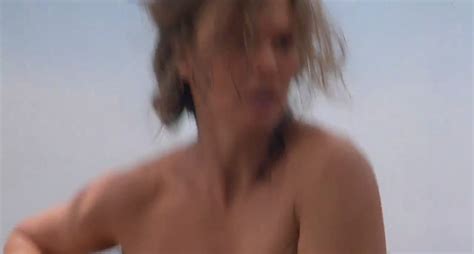 Naked Jeanne Tripplehorn In Waterworld