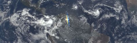 Nasa Notices Unexpected Flashes Of Light Reflecting Off Earth