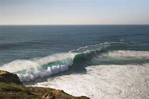 Praia Do Norte Nazaré Portugal Sand Surfing Scenery Ocean