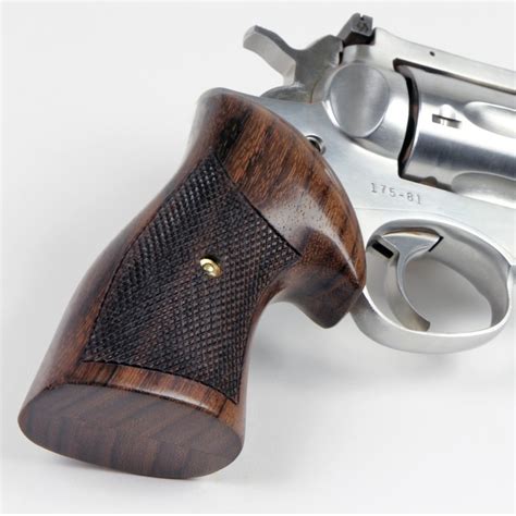 Ruger Gp100 And Super Redhawk Classic Rosewood Checkered Grips