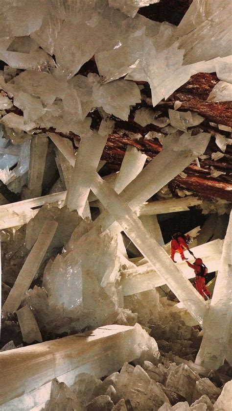 The Lost Crystal Cavesgiant Crystal Cave Mexico Yes Those Are