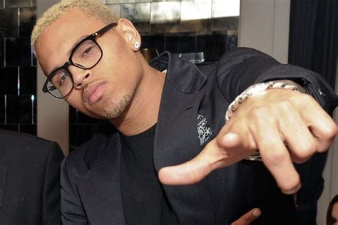 Chris Brown Wins 2011 Bet Award For Best Male Randb Artist Chris Brown