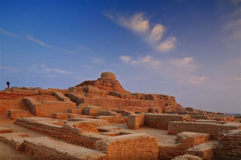 Only a handful of archaeologists have excavated here, described in the introduction and. Mohenjo-daro - Indus Civilization Capital City in Pakistan