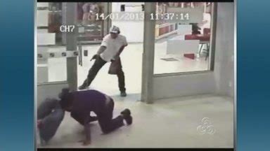 JAM ª edição Câmera de segurança filma suspeito atirando em vítima