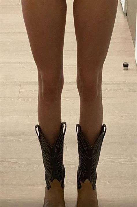 Kendall Jenner Flaunts Her Perfect Body In A Lava Bikini Demotix