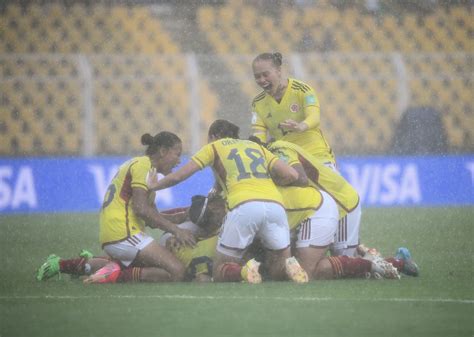 Las Futbolistas Colombianas Callan A Los Directivos Con Goles En El Campo Columna Digital