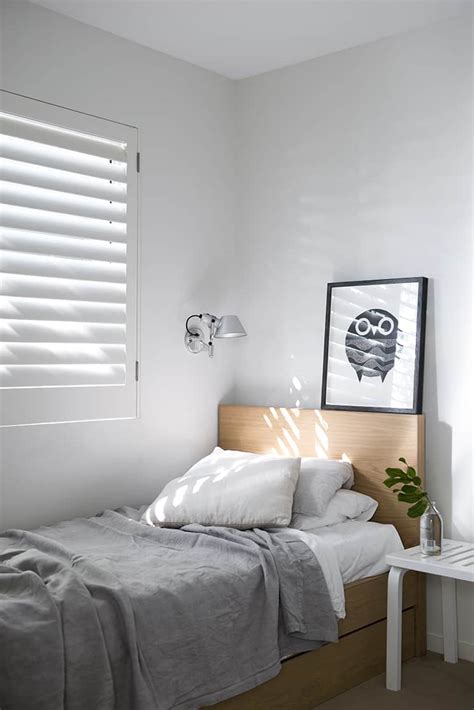 Simple And Chic Minimalist Bedrooms