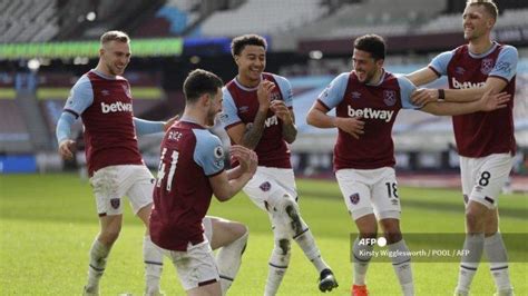 Given the nature of jesse lingard's impressive debut for west ham united, it comes as no surprise that manchester united were against the idea of allowing an. Jesse Lingard Tampil Impresif di West Ham, Ini Deretan ...