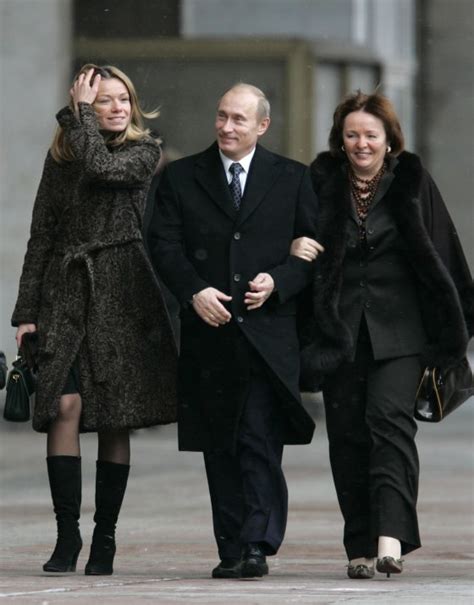 Visão Quem São As Mulheres De Putin A Ex Mulher As Várias Filhas E