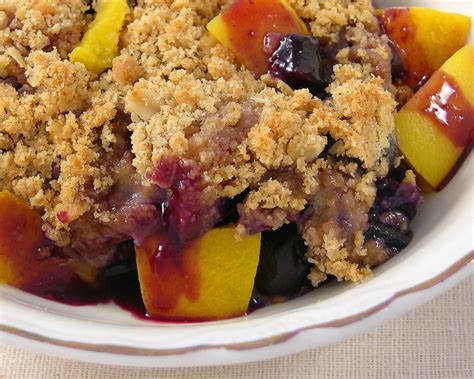 how to make blueberry and peach crisp