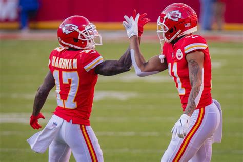 Jets To Sign Ex Chiefs Wr Mecole Hardman Trade Elijah Moore To Browns