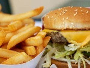A breakfast comprising of low glycemic foods goes a long way in preventing a spike in blood sugar all day long. Can Diabetics Eat Fast Food? - Diabetic Live
