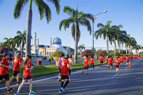 Malaysia women marathon 2013 welcomes you to malaysia. 5 Asia Half-Marathons You Should Consider Running | Just ...