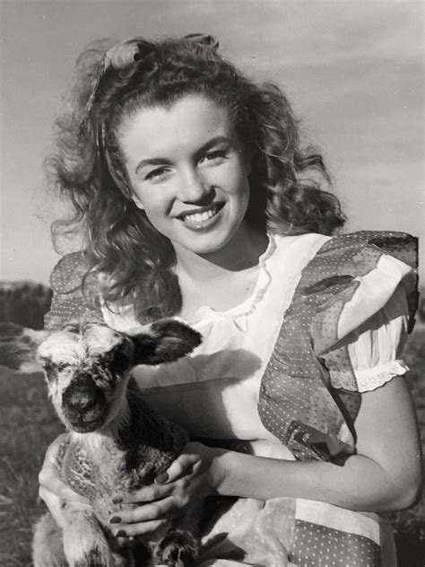 Norma Jeane Photographed By Andre De Dienes 1945 Norma Jean Marilyn Monroe Marilyn Monroe