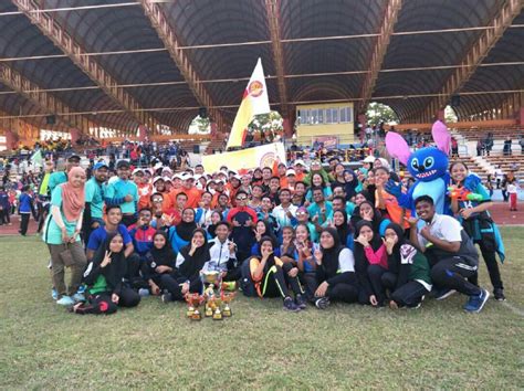 Pantai berpasir seperti biji merica. SMK Pantai IB Word School Cipta Sejarah, Juara Keseluruhan ...