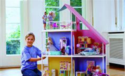 Ermöglicht es ihnen, die kosten beim hausbau um bis zu 25 % zu senken: Barbie-Haus selber bauen | selbst.de