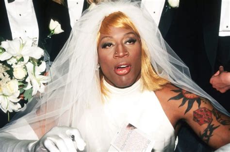 Photo Dennis Rodman Wearing A Wedding Dress