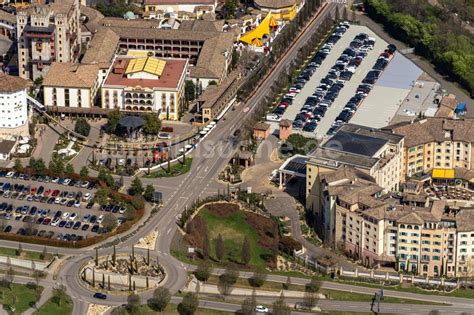 Luftaufnahme Rust Gebäudekomplex der Hotelanlage Resort Colosseo und El Andaluz im Europa Park