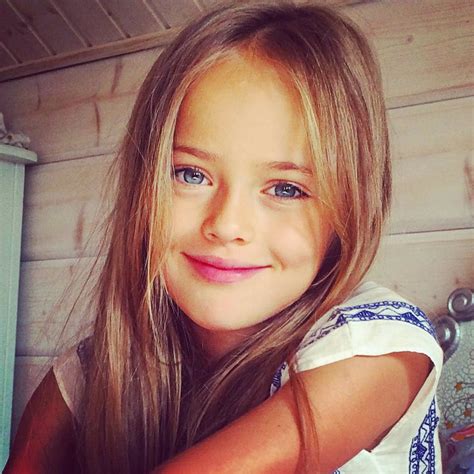 kristina pimenova la niña más guapa del mundo no ha podido desfilar en la 080 de barcelona