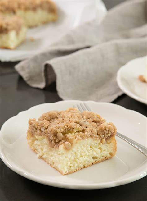Grease a 9 round cake pan. Apple Bisquick Coffee Cake | Perfect For Brunch or a Snack