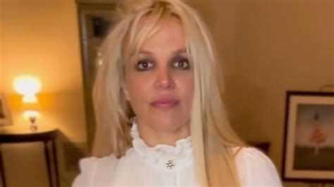 Britney Spears Reflects On Being Single Says Shes Not Nice To Herself
