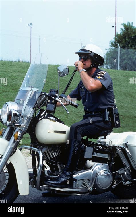 Police Uniform 1970s Hi Res Stock Photography And Images Alamy