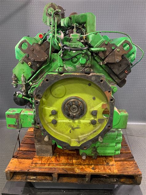 John Deere 8850 Engine