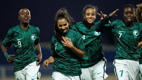 Arabia Saudí quiere ganarse al fútbol femenino de estar prohibido a fichar mundialistas