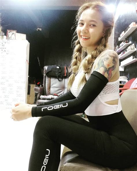 Tung Pang tungpangmakeup on Instagram 女性サイクリスト 自転車ガール チャリダー