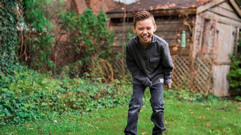 Kids Who Spend Time Outdoor Grow Up To Become Happier Adults Meerkits