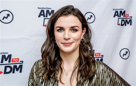 10 Facts About Irish Comedian And Actor Aisling Bea Comedians Actors