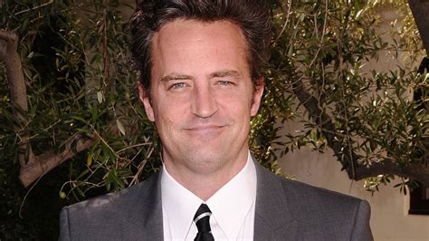 Friends Matthew Perry S Appearance Sparks Reaction In Raw Personal